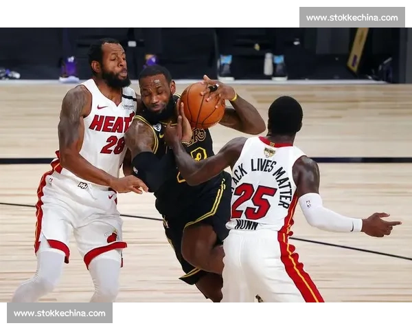 回顾NBA总决赛湖人对阵热火大比分走势与关键转折赛季巅峰对决全景解析 回顾NBA总决赛湖人对阵热火大比分走势与关键转折赛季巅峰对决全景解析